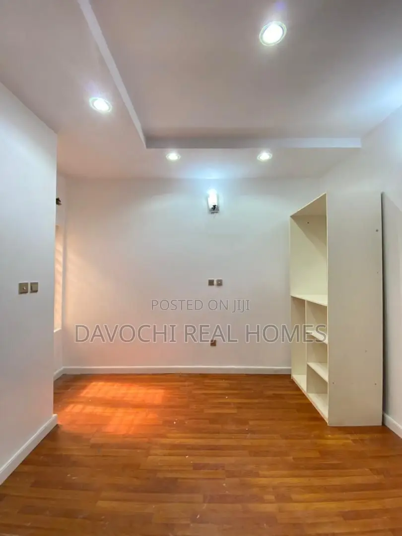 4bdrm Duplex in Orchid Road, Lekki Phase 2 for rent
