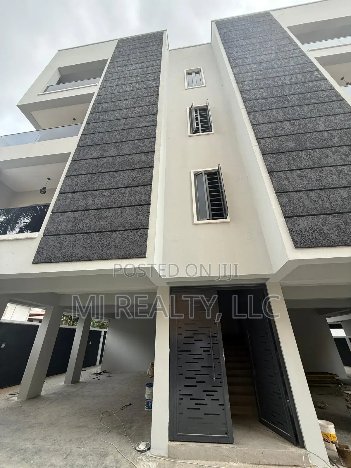 3bdrm Apartment in Awuse Estate, Opebi for sale