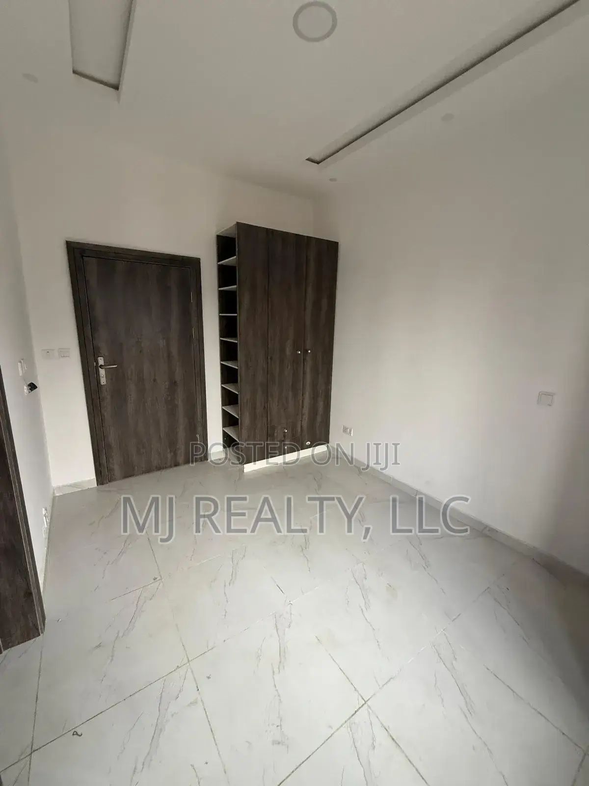 3bdrm Apartment in Awuse Estate, Opebi for sale