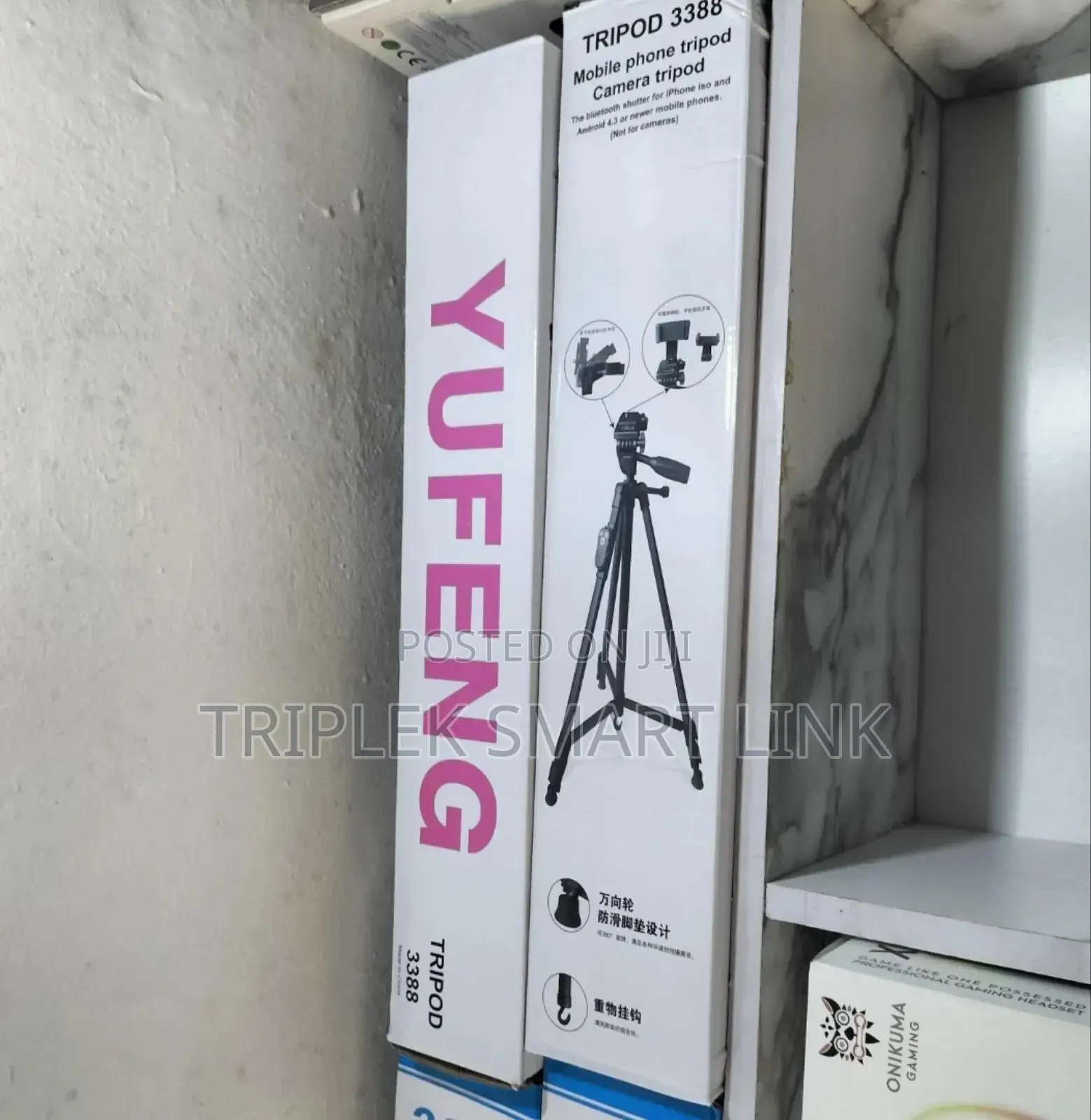 Camera and Phone Tripod Stand With Bluetooth Shutter