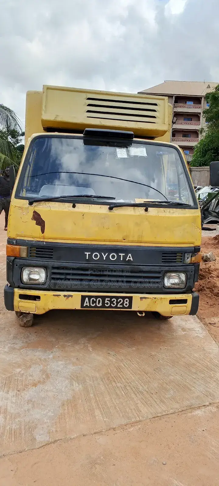 Toyota Previa 2010 Yellow