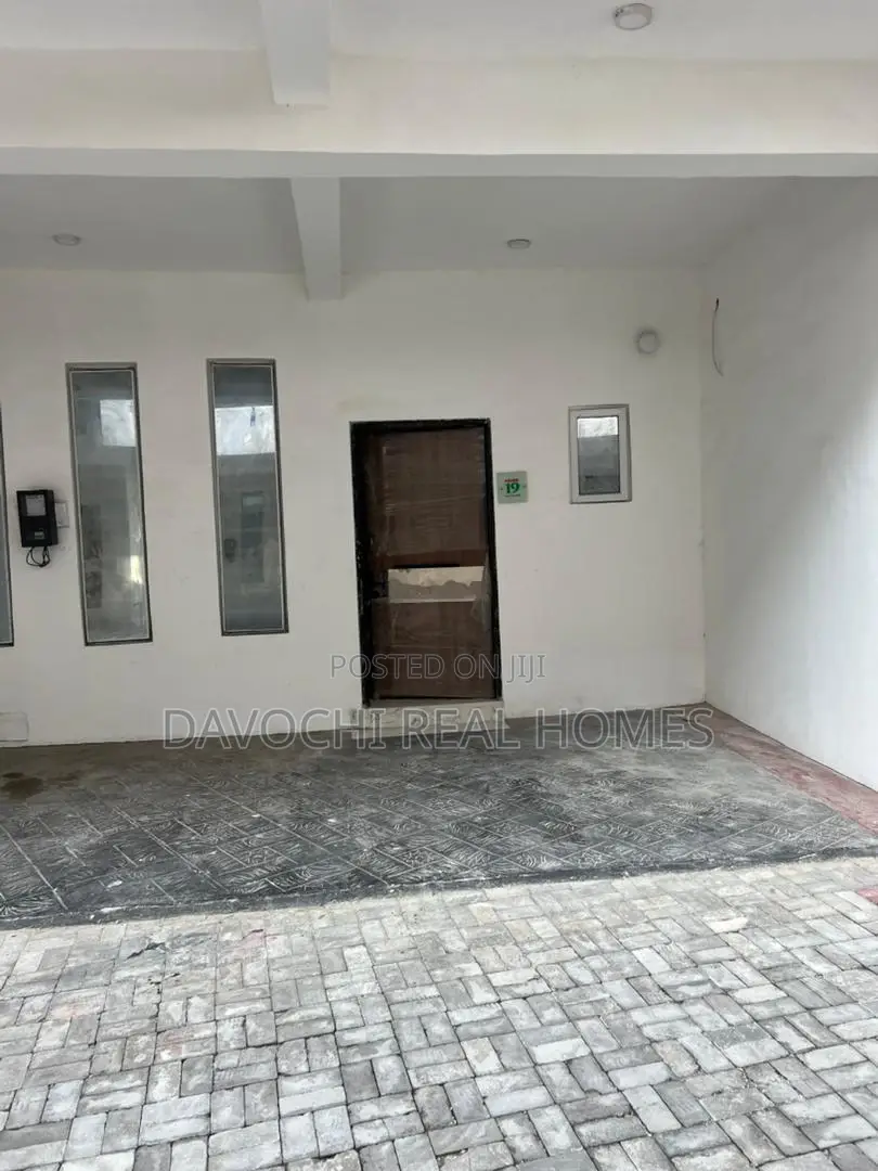 4bdrm Duplex in Ikota for rent