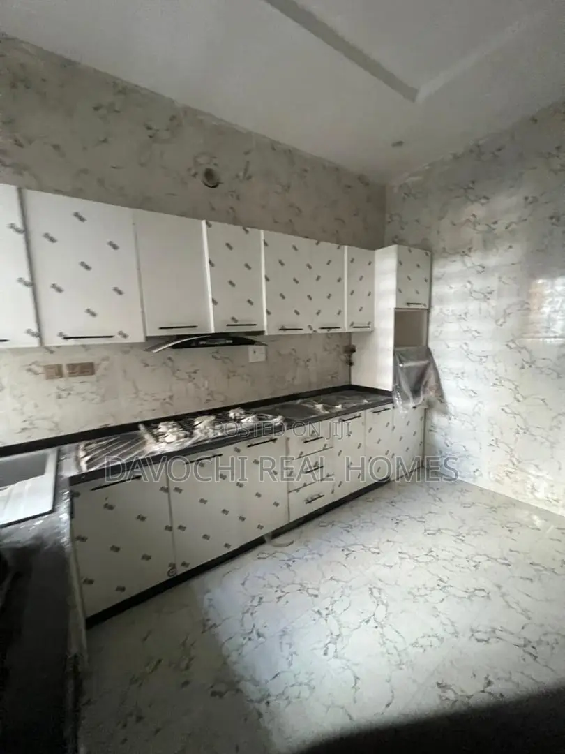 4bdrm Duplex in Ikota for rent