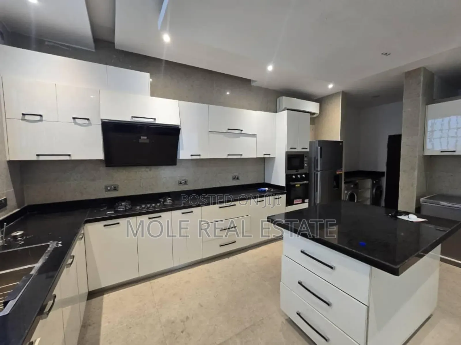 Furnished 5bdrm Maisonette in Old Ikoyi for sale
