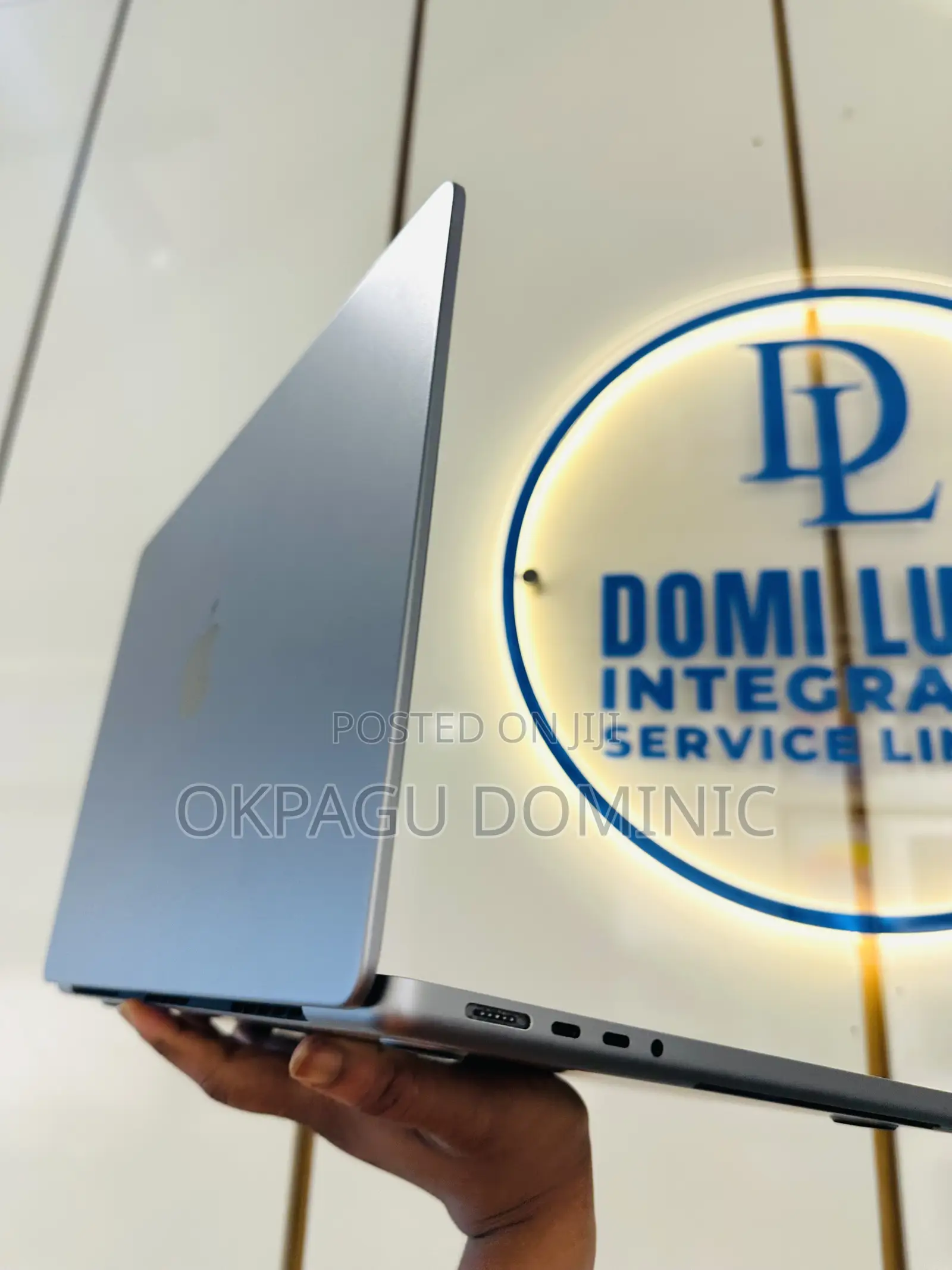 Laptop Apple MacBook Pro 2024 M3 14-Inch 8GB Apple M1 SSD 512GB
