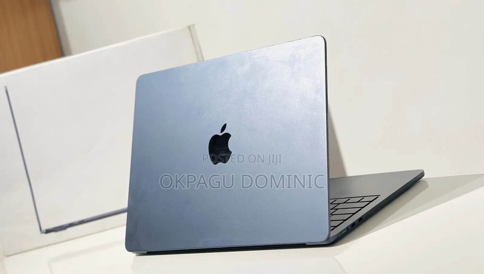 Laptop Apple MacBook Air 2024 M3 13-Inch 8GB Apple M1 SSD 256GB