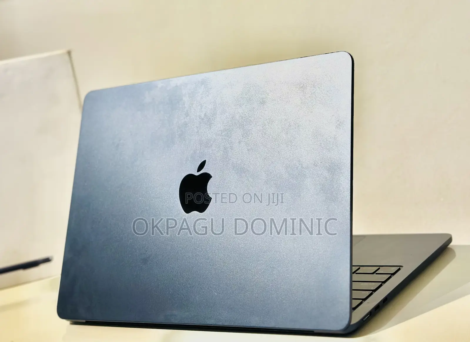 Laptop Apple MacBook Air 2024 M3 13-Inch 8GB Apple M1 SSD 256GB