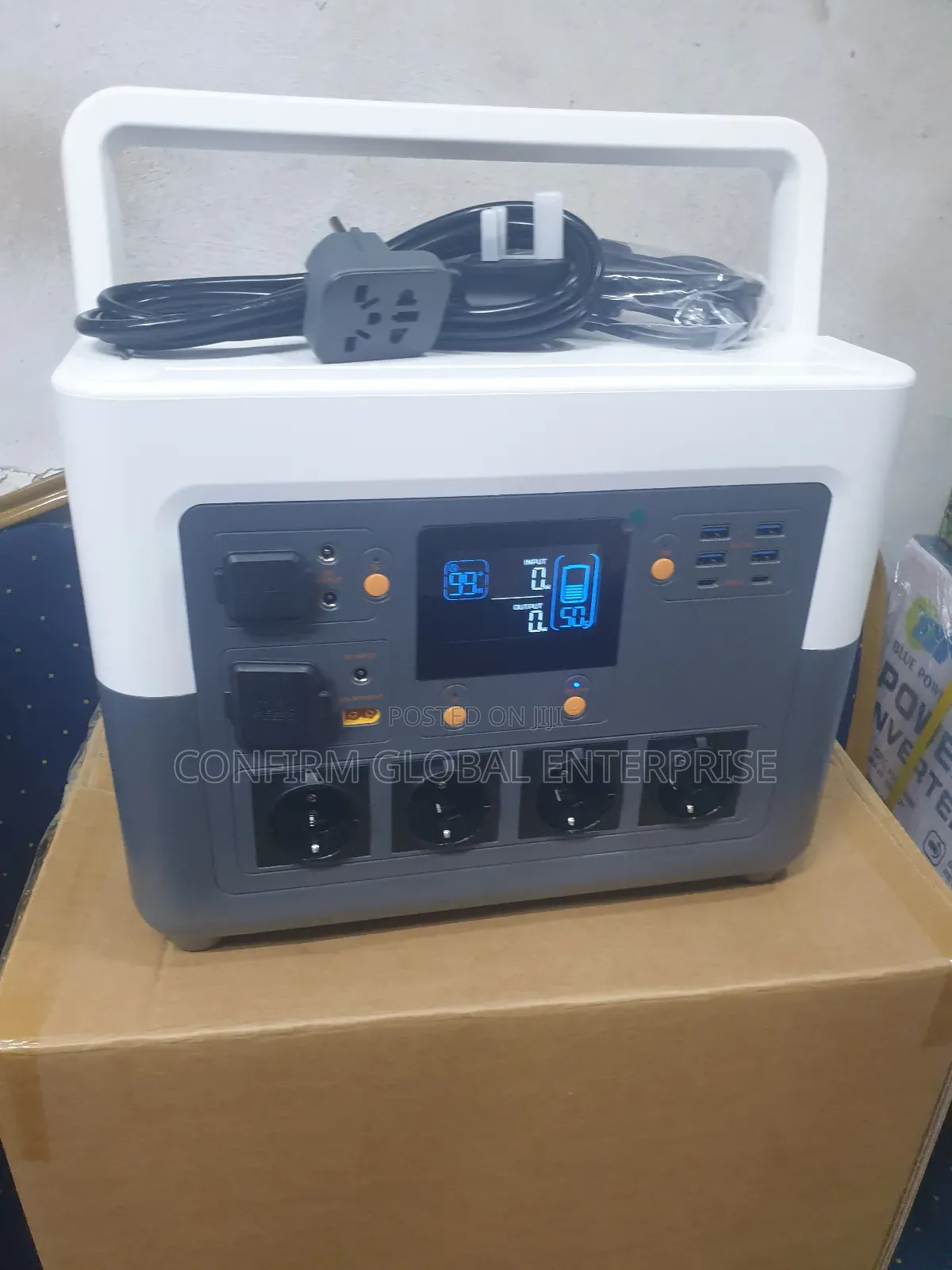 1.8kva All on One Solar Generator With 300w Solar Panel
