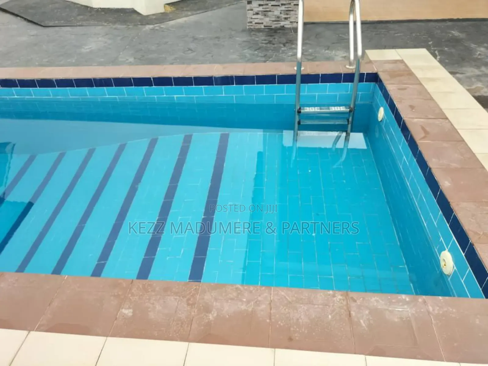 5bdrm Duplex in Egbede Housing for sale