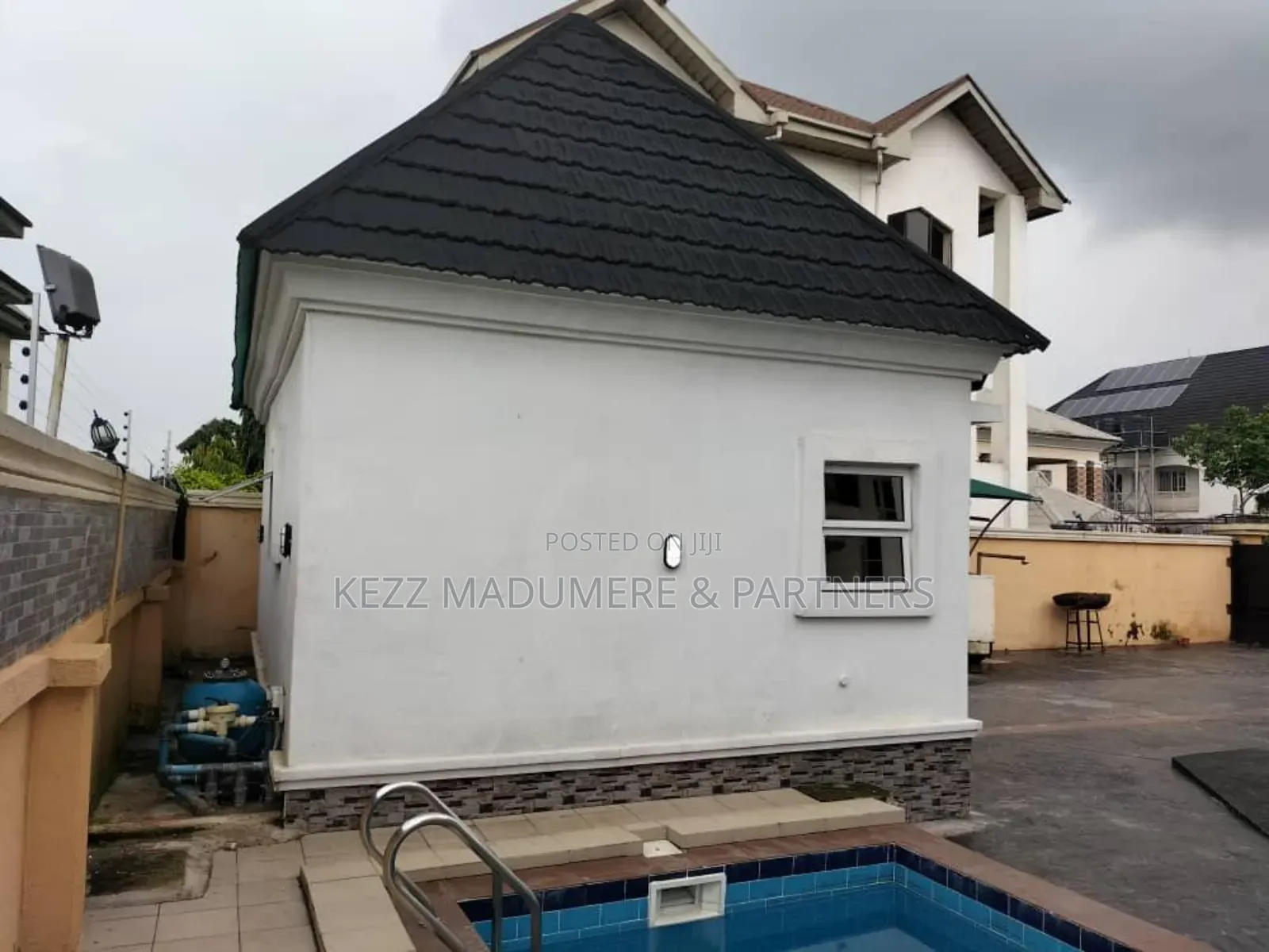 5bdrm Duplex in Egbede Housing for sale