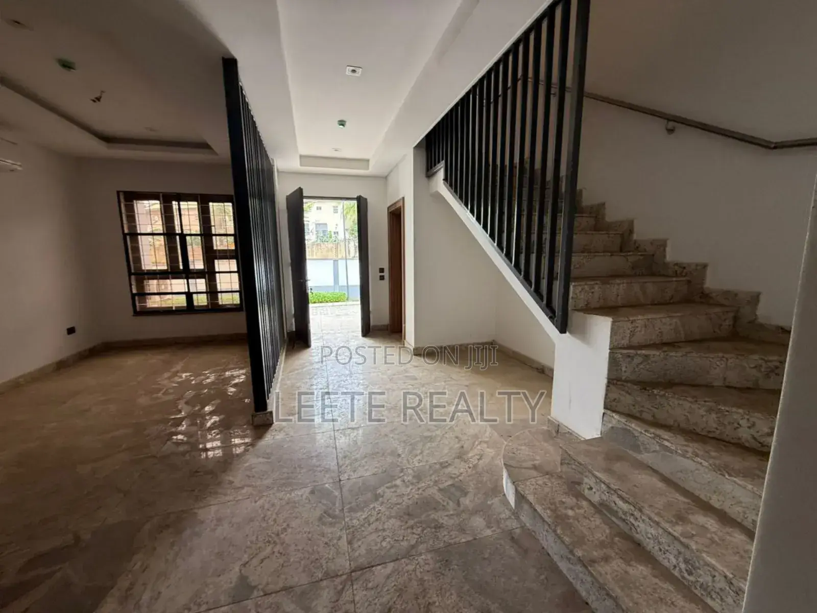 4bdrm Townhouse/Terrace in Wuse 2 for sale