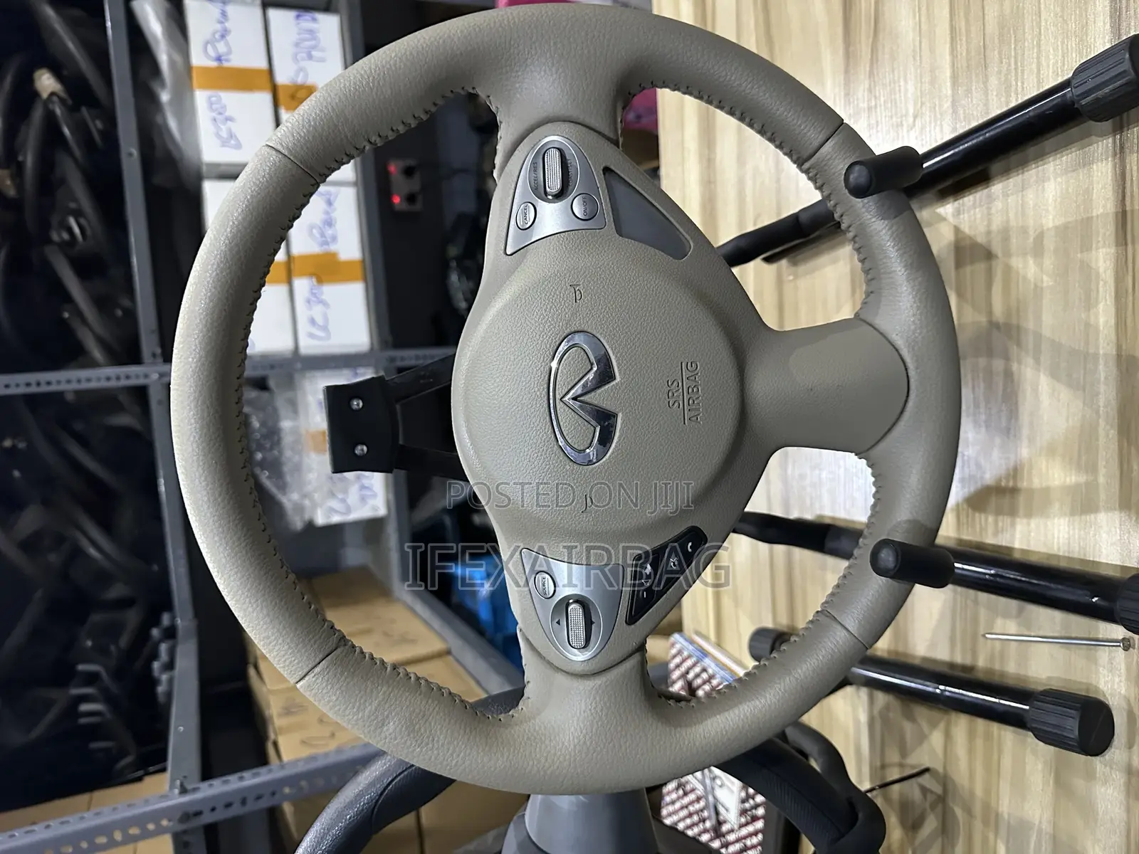 Steeeing Wheel Infiniti Fx35