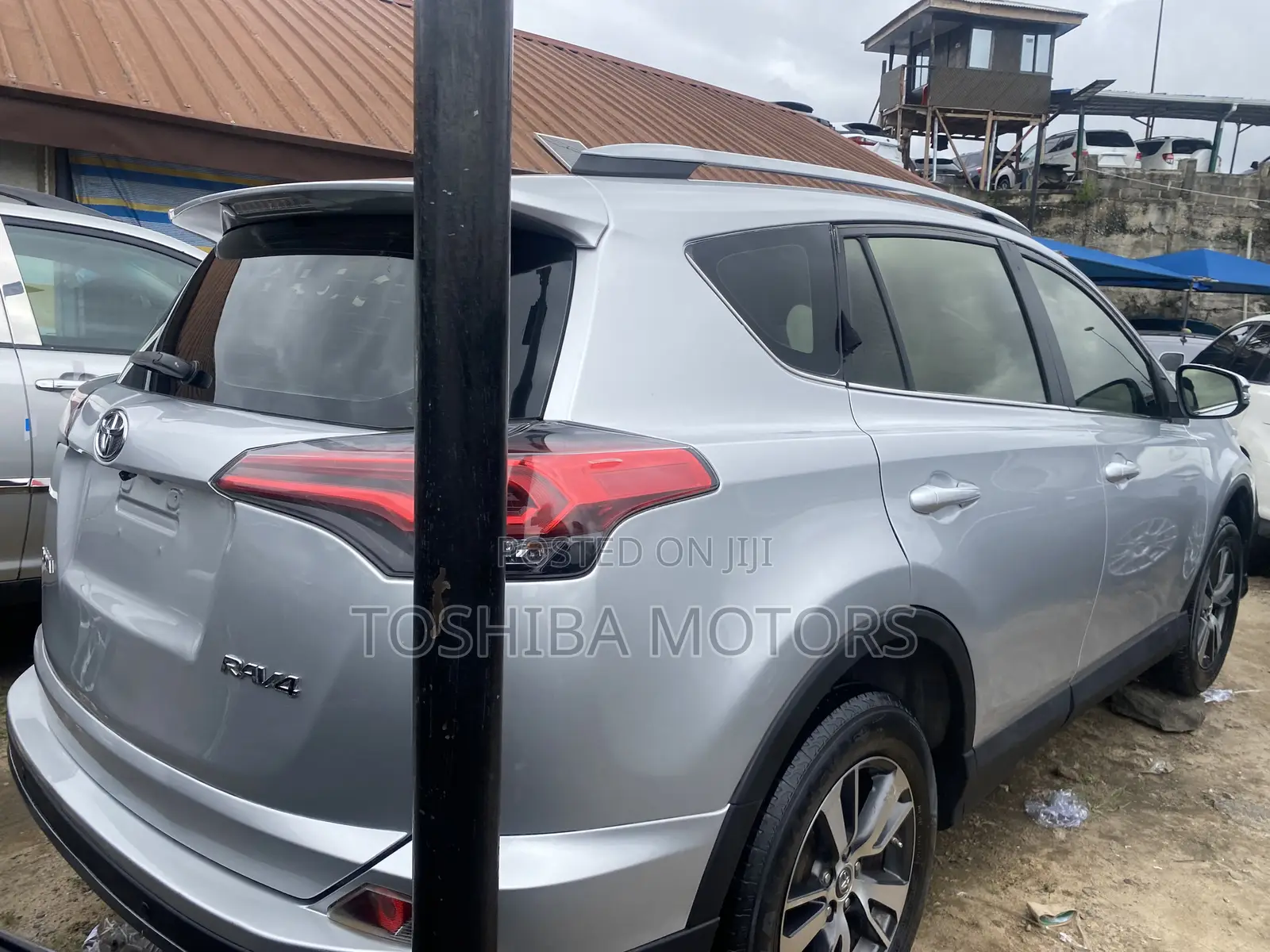 Toyota RAV4 Limited AWD (2.5L 4cyl 6A) 2017 Silver