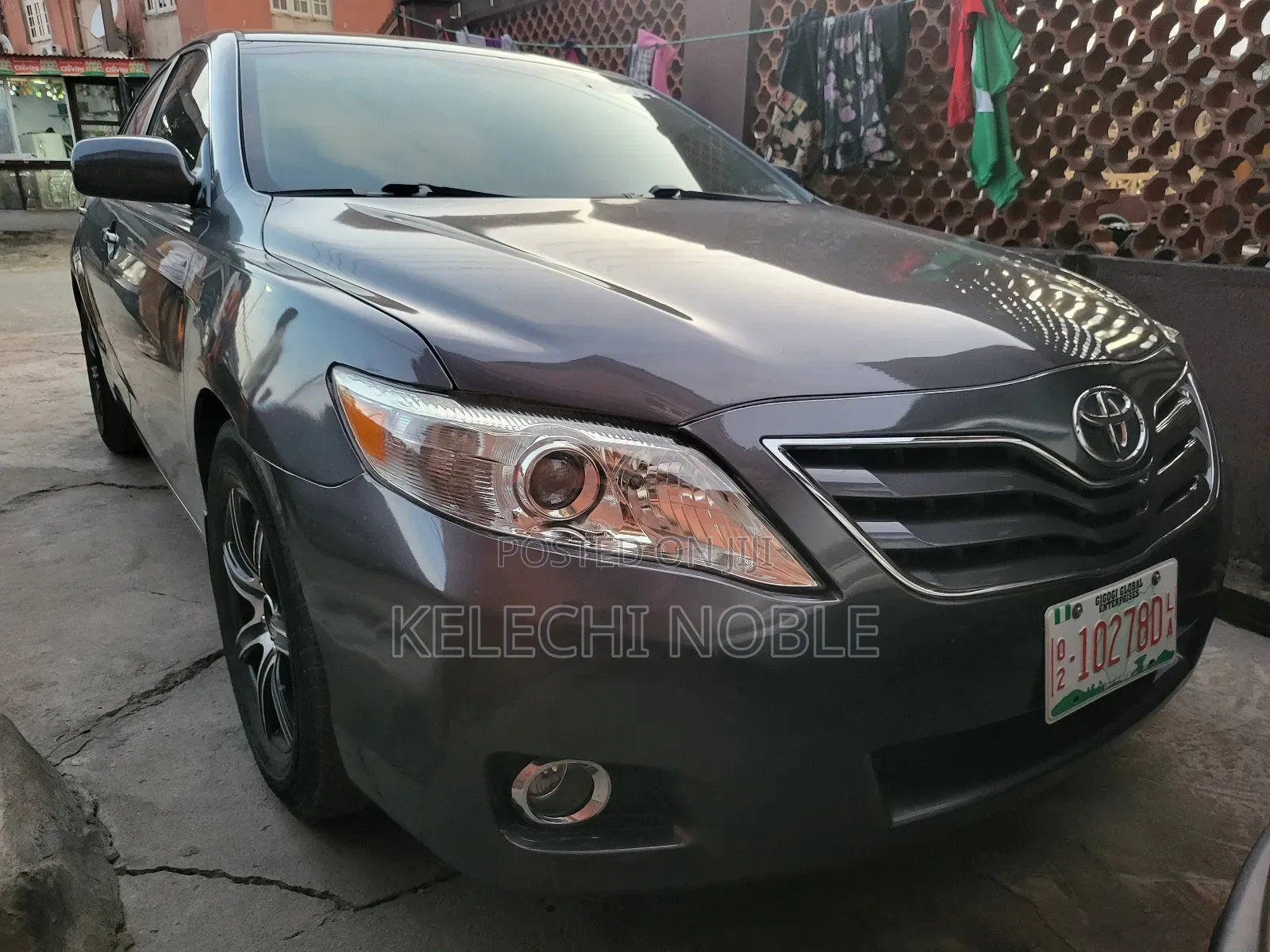 Toyota Camry LE 4dr Sedan (2.5L 4cyl 6AM) 2010 Gray