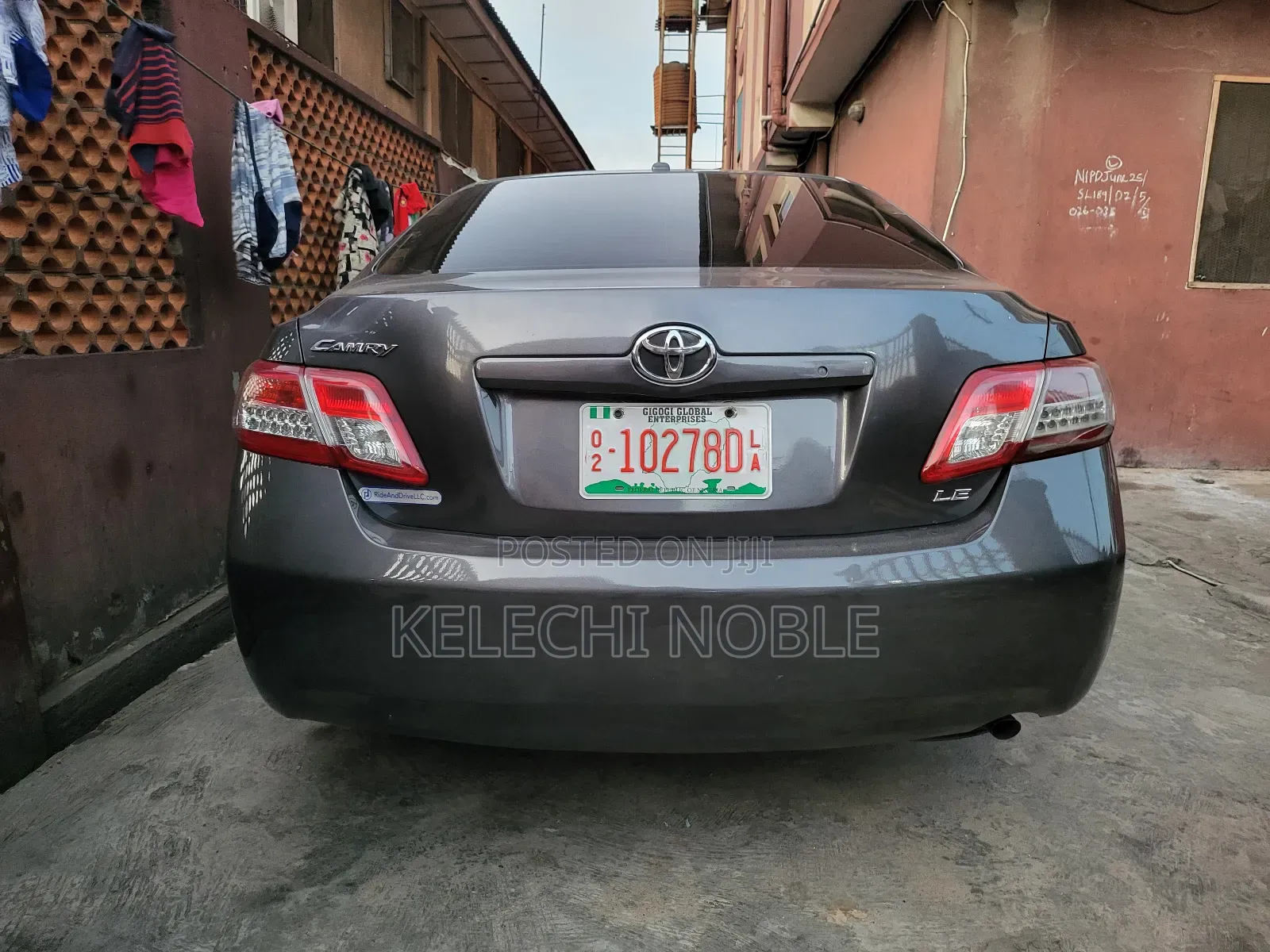 Toyota Camry LE 4dr Sedan (2.5L 4cyl 6AM) 2010 Gray