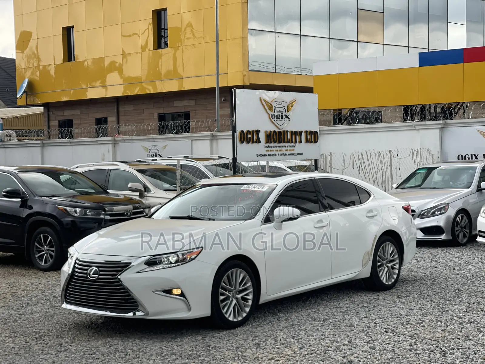 Lexus ES 350 FWD 2013 White