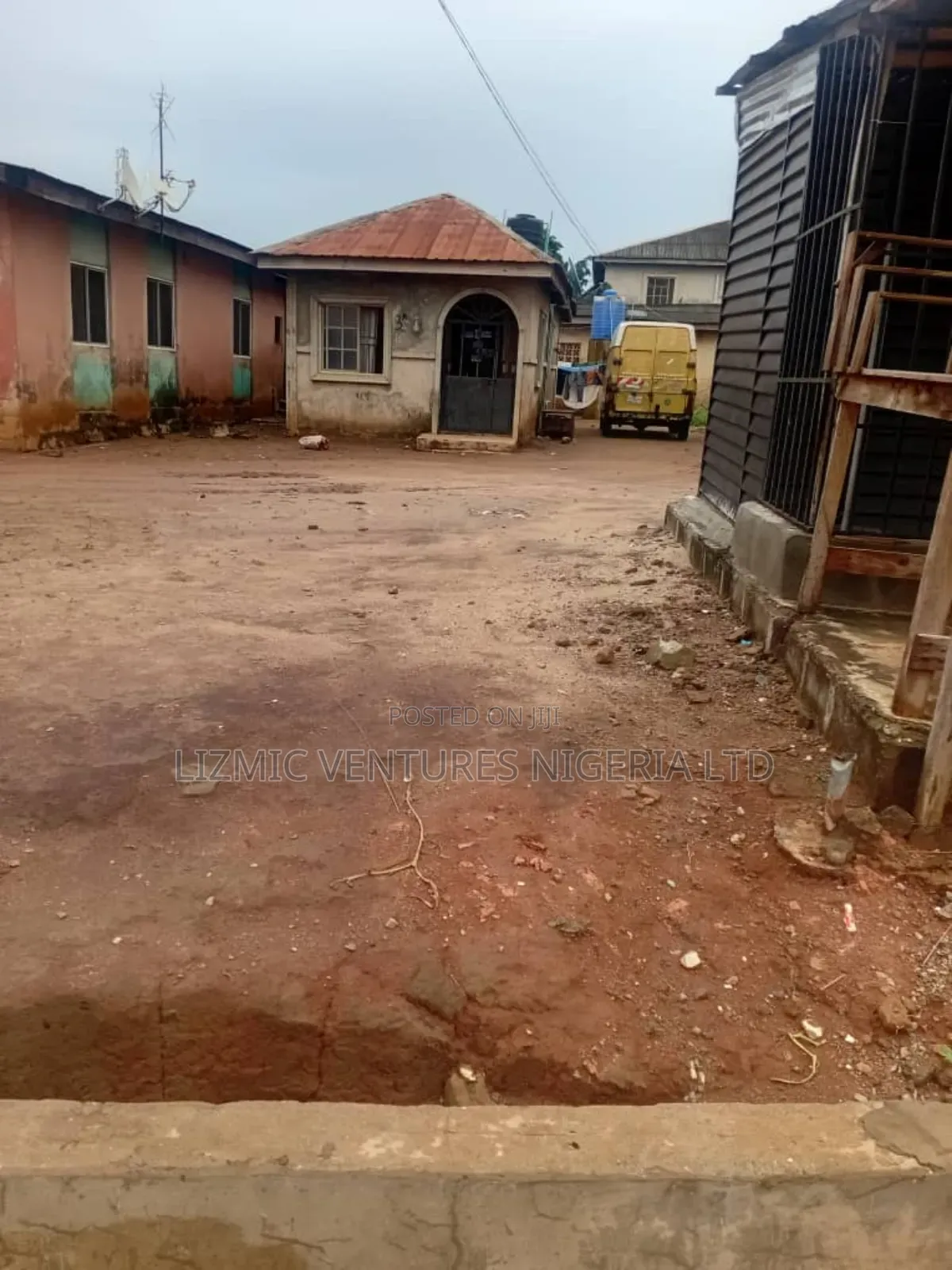 3bdrm Bungalow in Agric Rd, Igando / Ikotun/Igando for sale