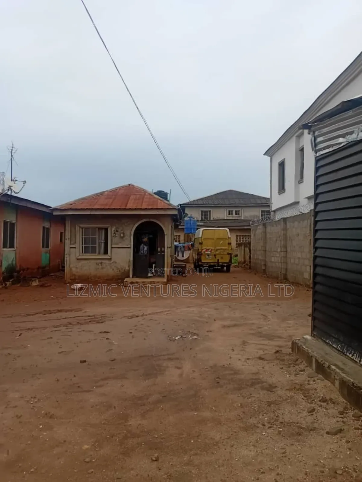 3bdrm Bungalow in Agric Rd, Igando / Ikotun/Igando for sale