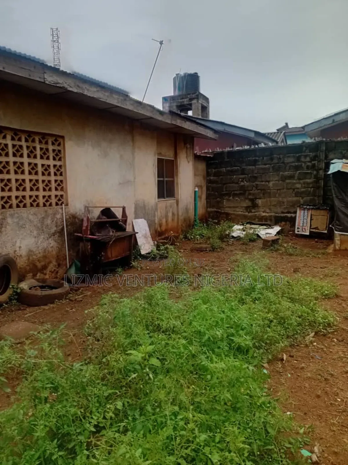 3bdrm Bungalow in Agric Rd, Igando / Ikotun/Igando for sale