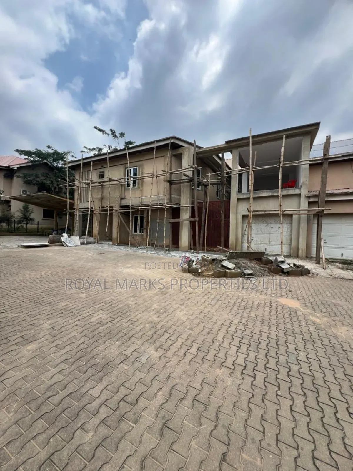 5bdrm Duplex in Wuse 2 for sale