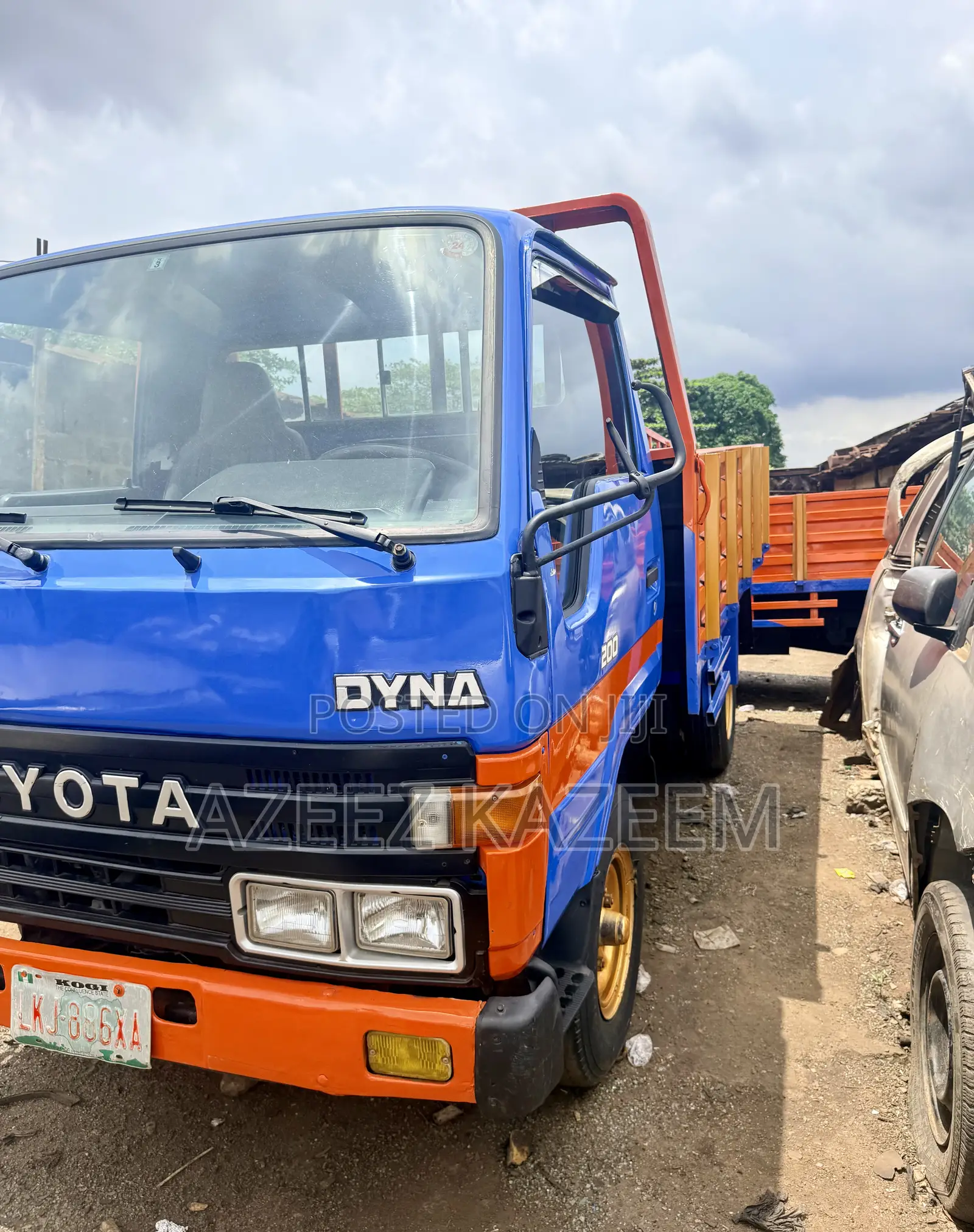Toyota Dyna 200 Six Tyres Old Model 2.4litre Engine
