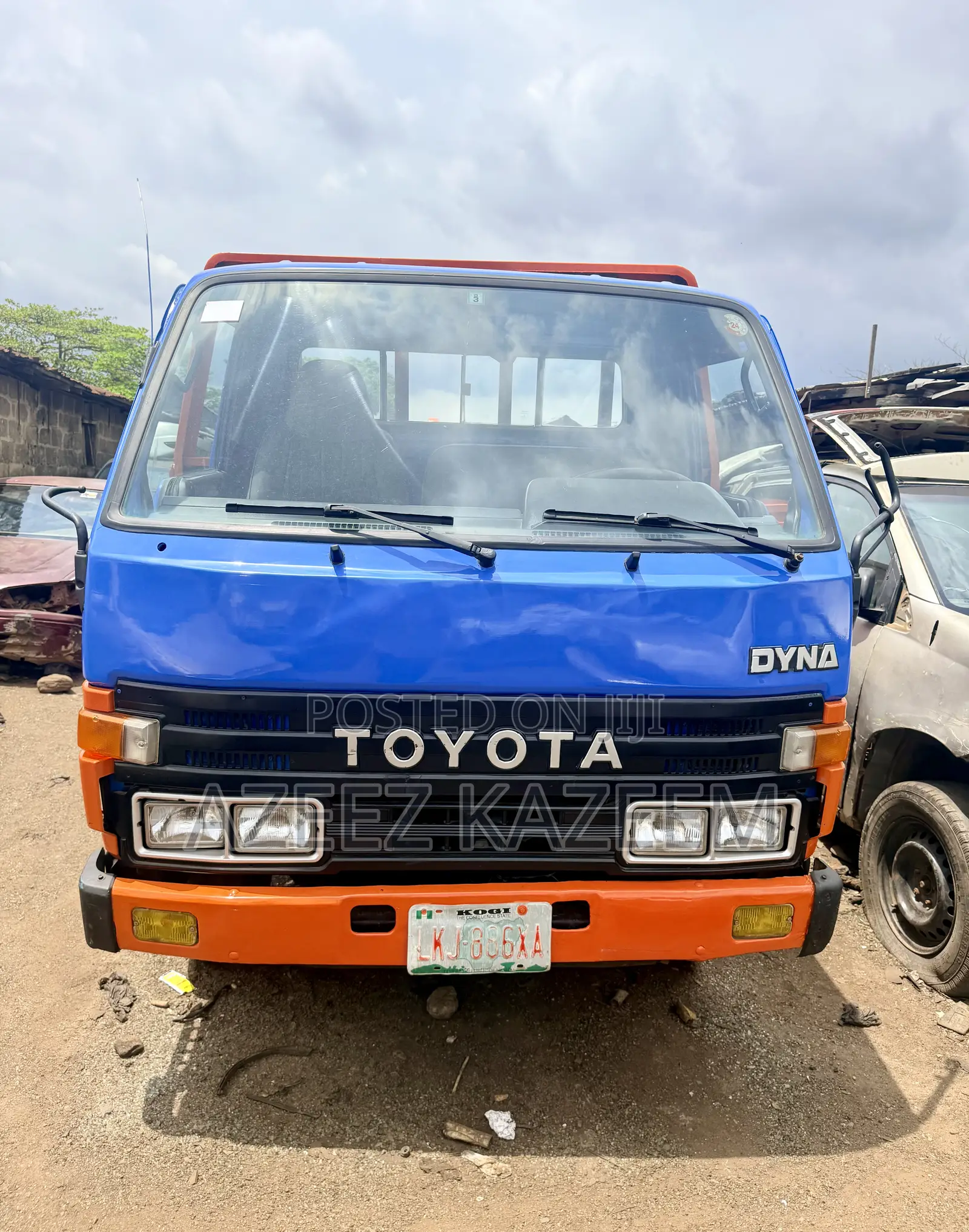 Toyota Dyna 200 Six Tyres Old Model 2.4litre Engine