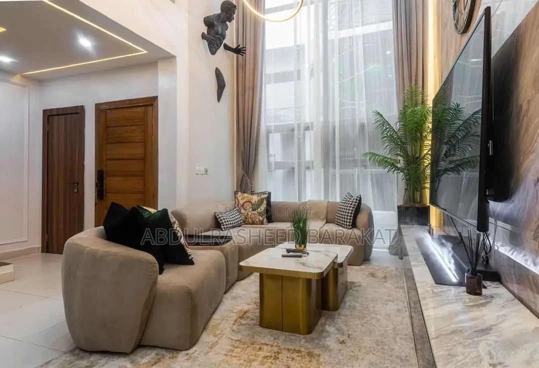 Luxurious Smart Home 2 Bedroom Maisonette With Pool Ps5