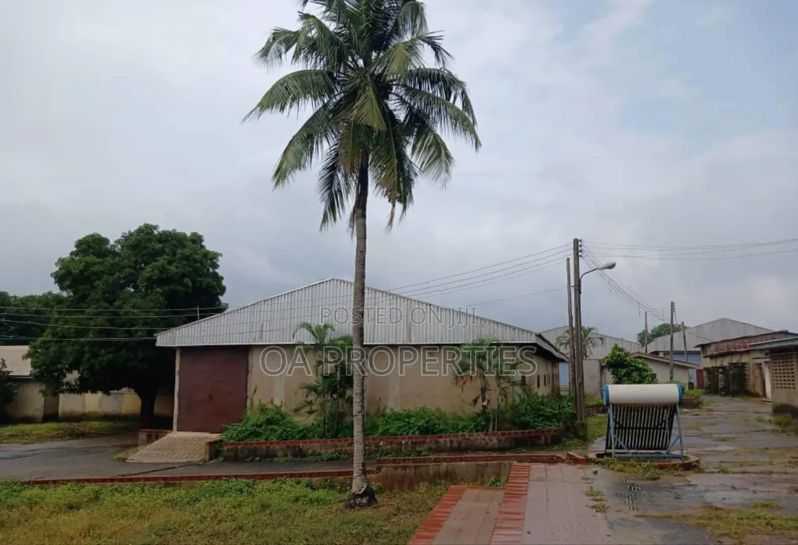 Warehouse Factory With Features at Int Airport Axis, Alakia, Ibadan.