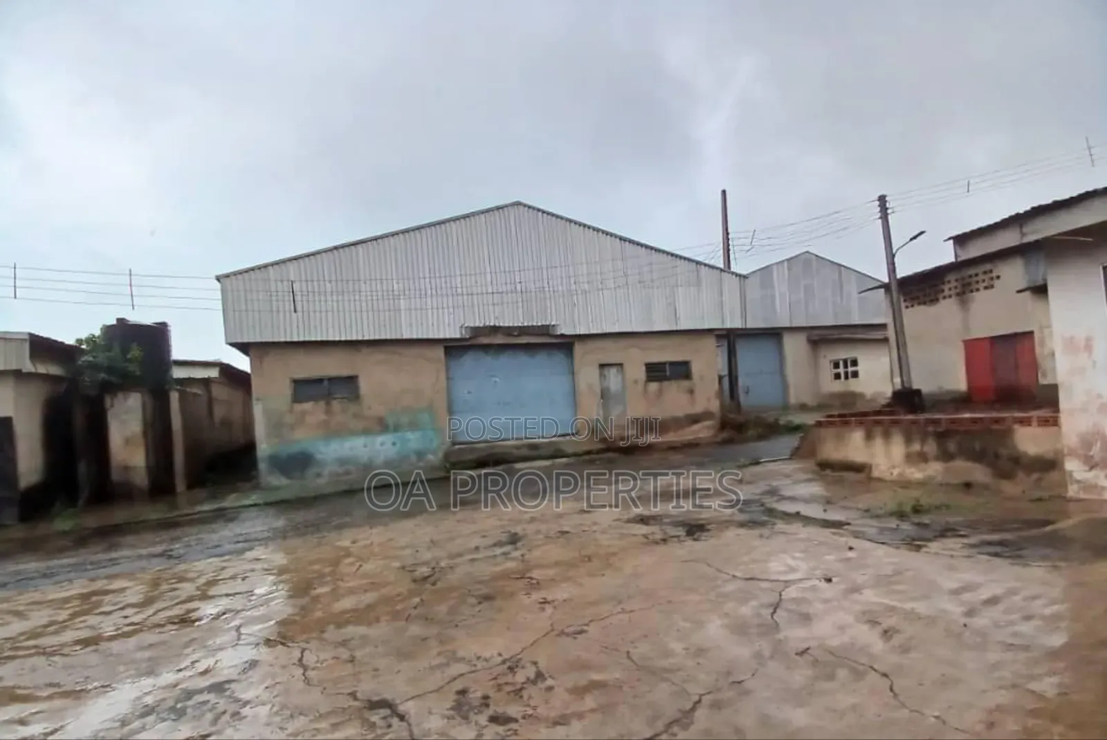 Warehouse Factory With Features at Int Airport Axis, Alakia, Ibadan.