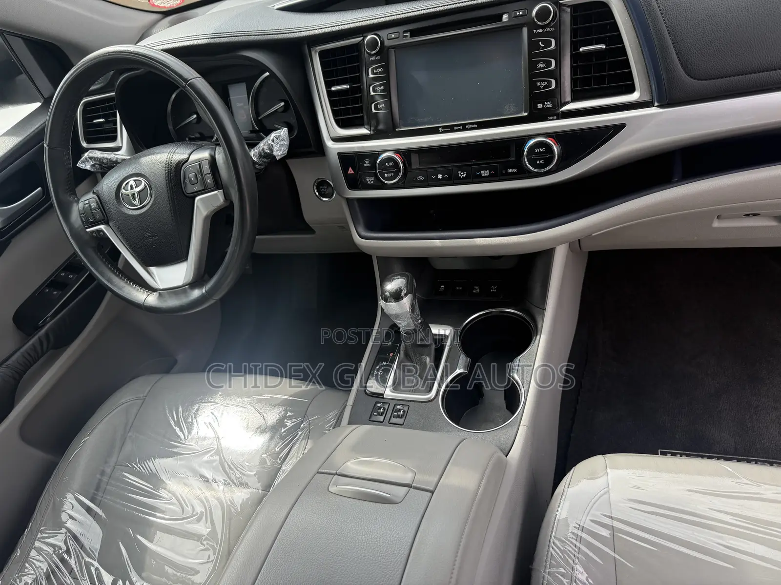 Toyota Highlander XLE V6 4x4 (3.5L 6cyl 6A) 2016 Gray