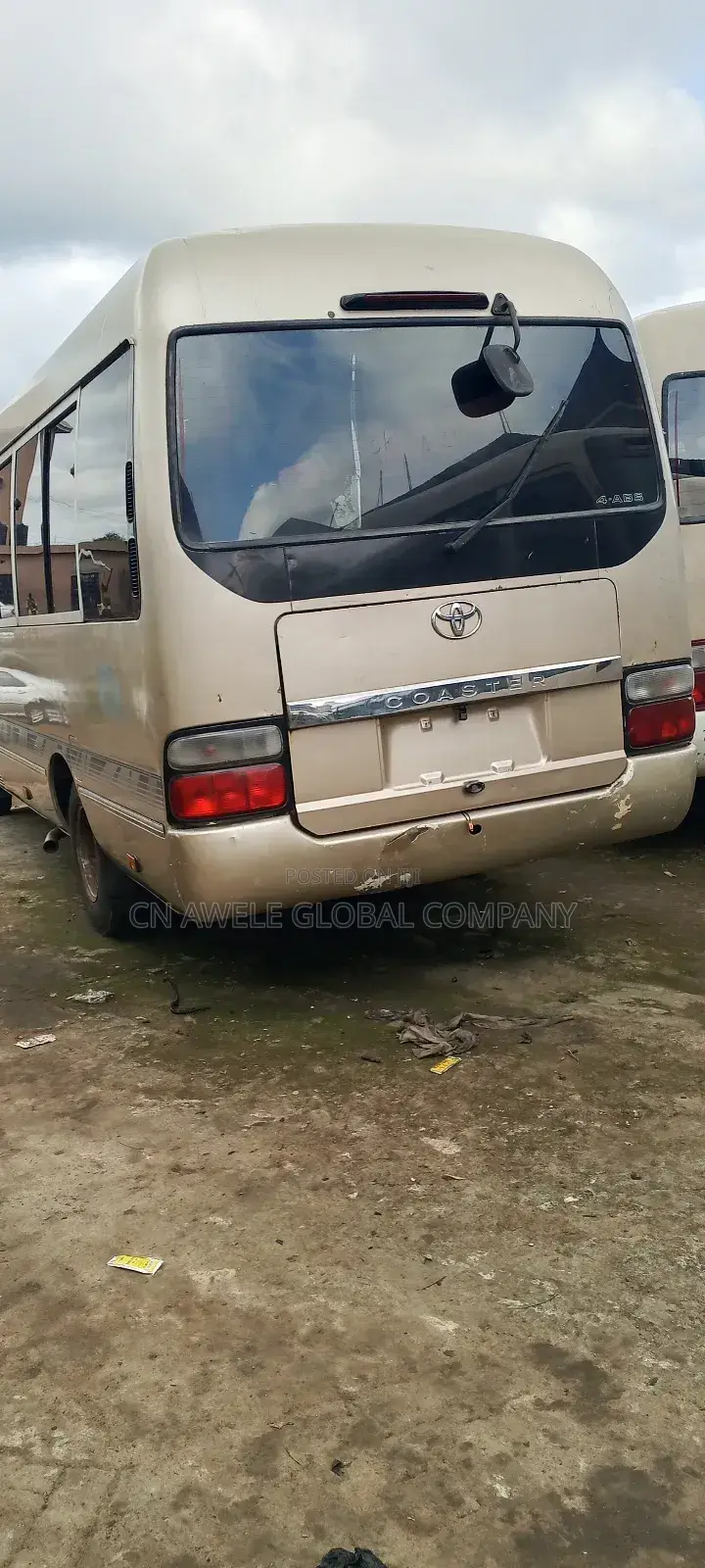 Toyota Coaster 2013 Gold