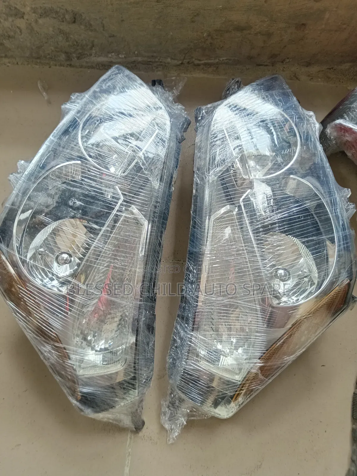 Headlamp Pontiac Vibe 2009-2012