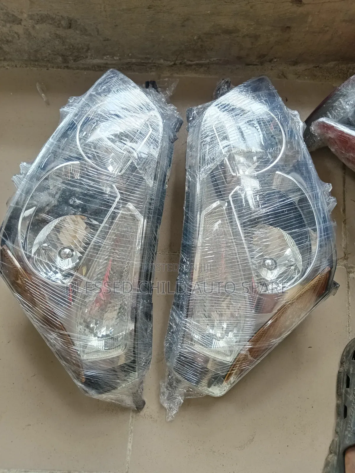 Headlamp Pontiac Vibe 2009-2012