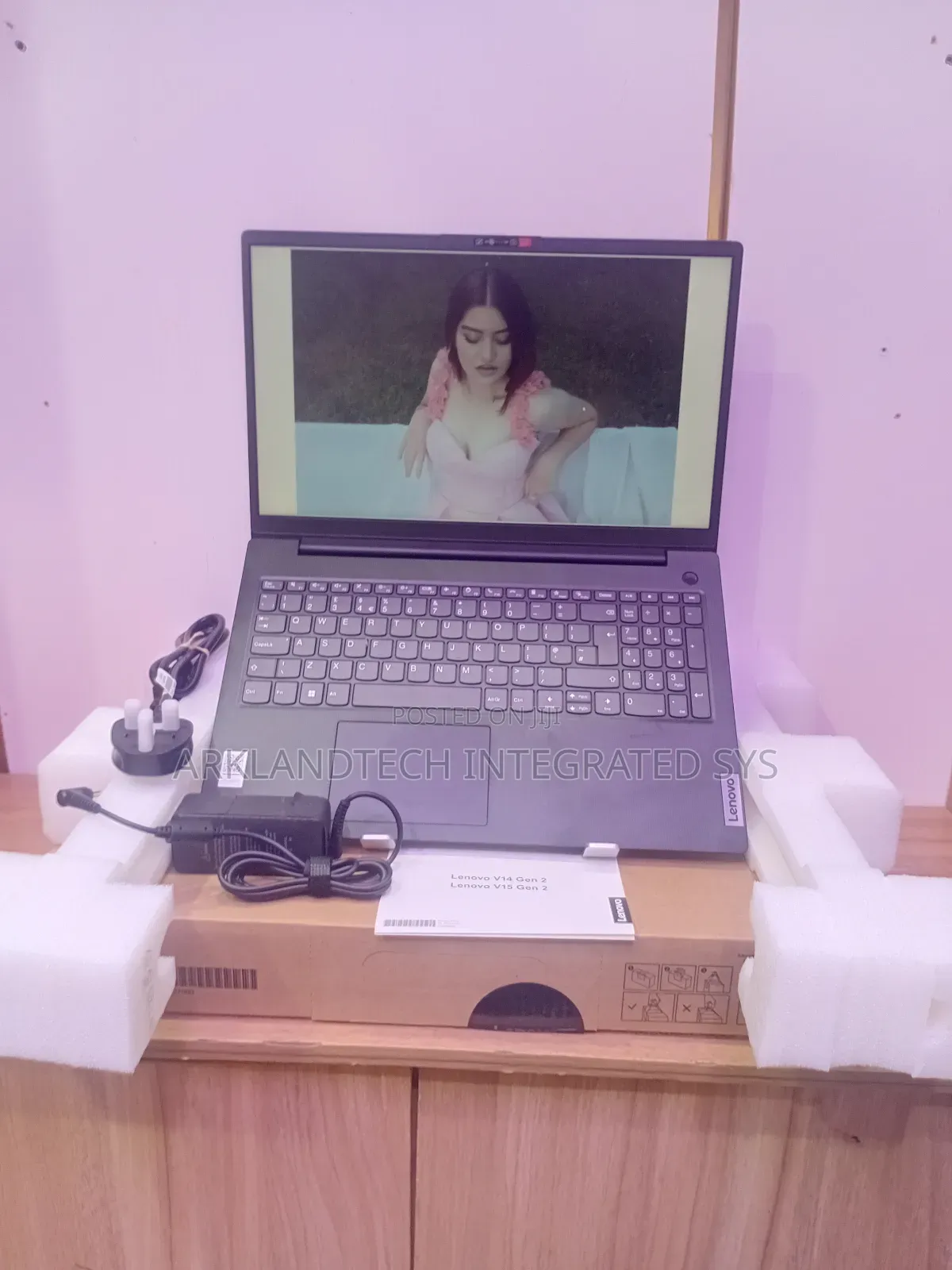 New Laptop Lenovo IdeaPad Z510 8GB Intel Core i3 SSD 256GB