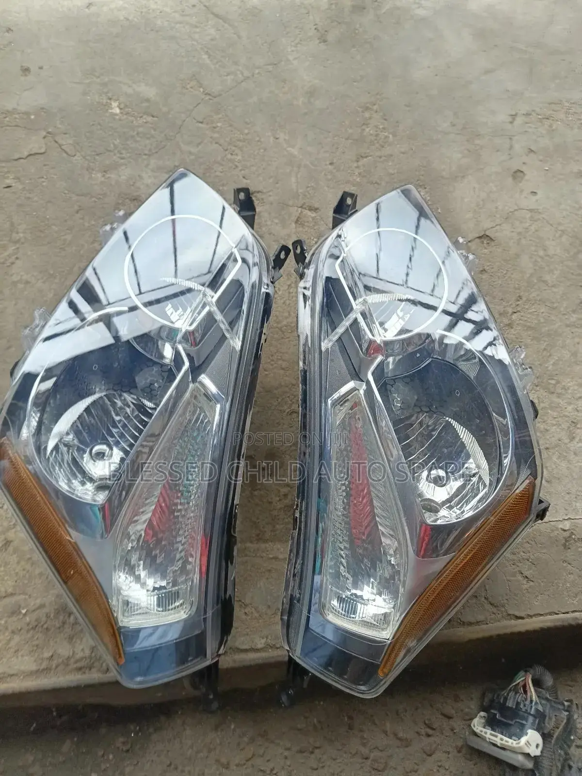 Headlamp Pontiac Vibe 2009-2012