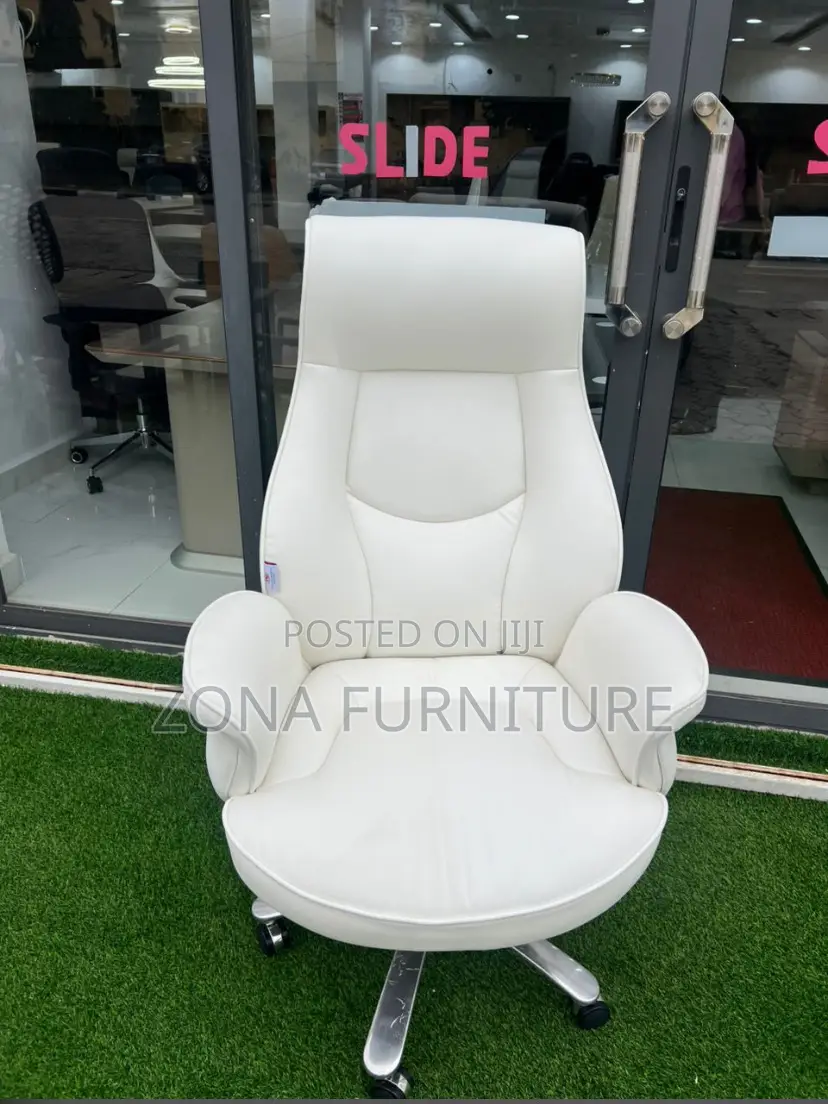 New Model Executive Office Swivel Chair Pure White Full Cushion