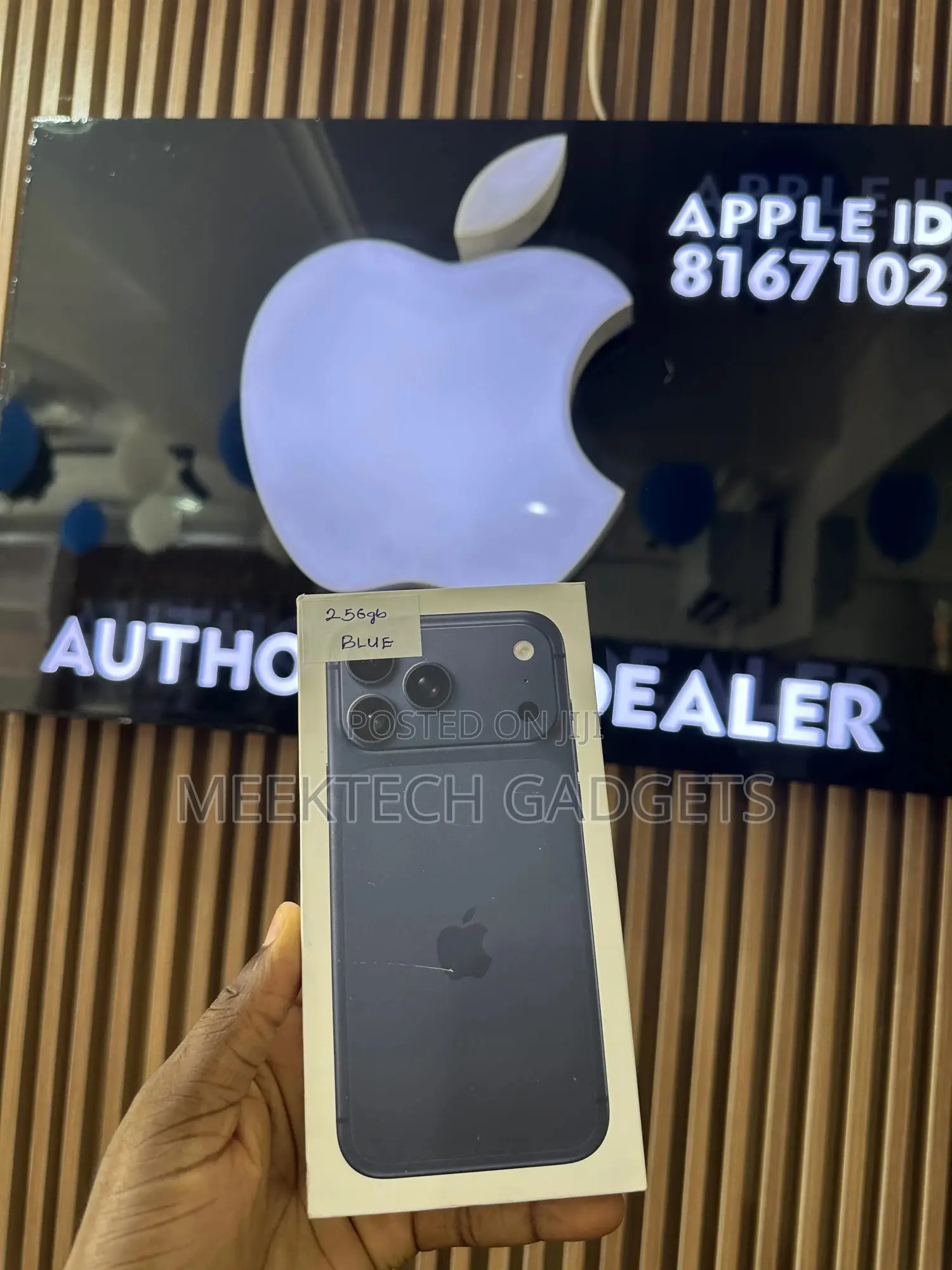 New Apple iPhone 17 Pro Max 256 GB Blue