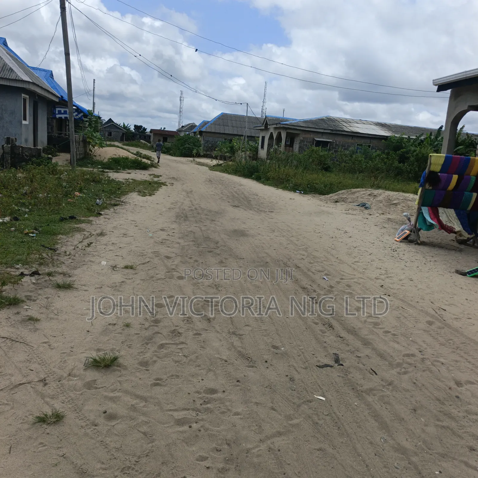 5bdrm Block Of Flats In Iledu, Oko Afo For Sale