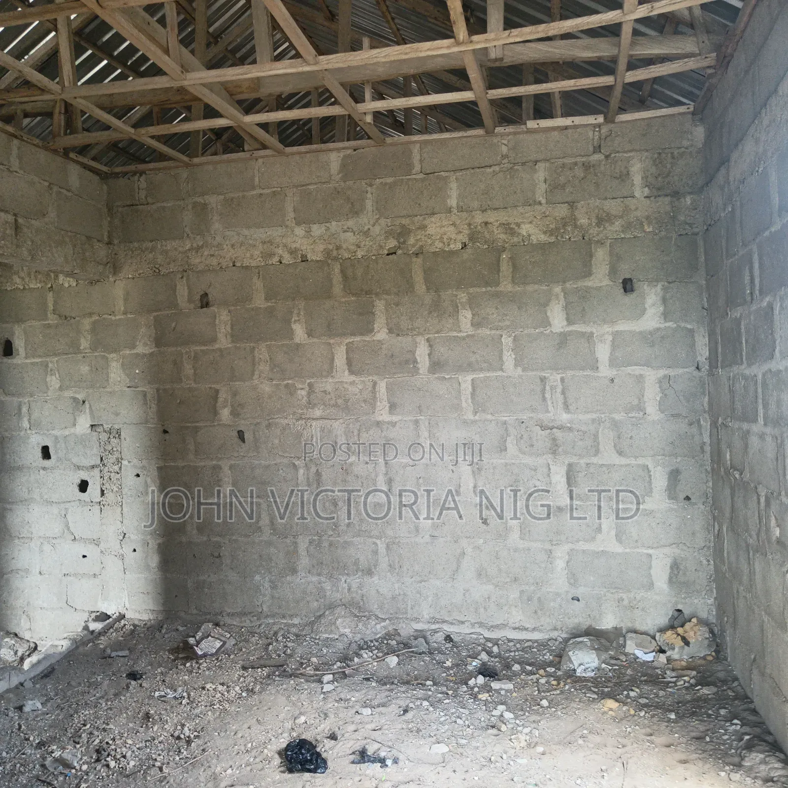5bdrm Block Of Flats In Iledu, Oko Afo For Sale