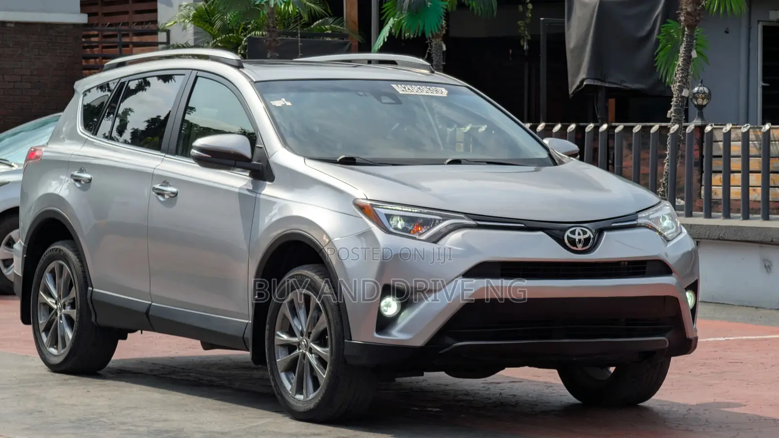 Toyota RAV4 Platinum 4dr SUV AWD (2.5L 4cyl 6A) 2018 Silver