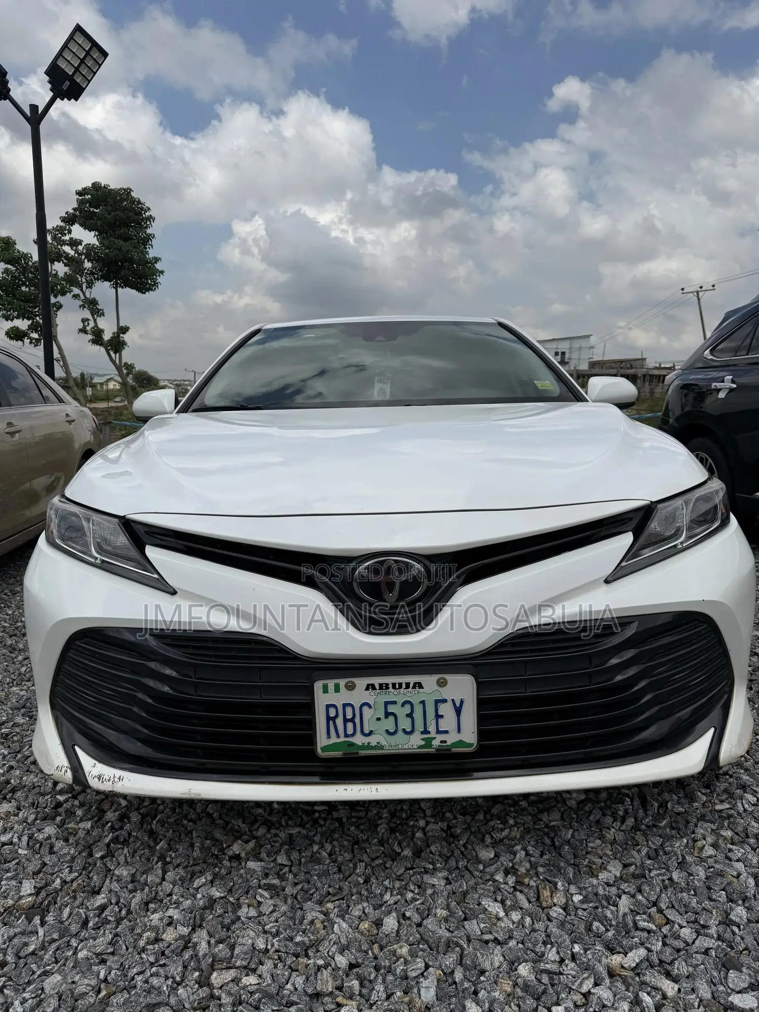 Toyota Camry LE FWD 2020 White