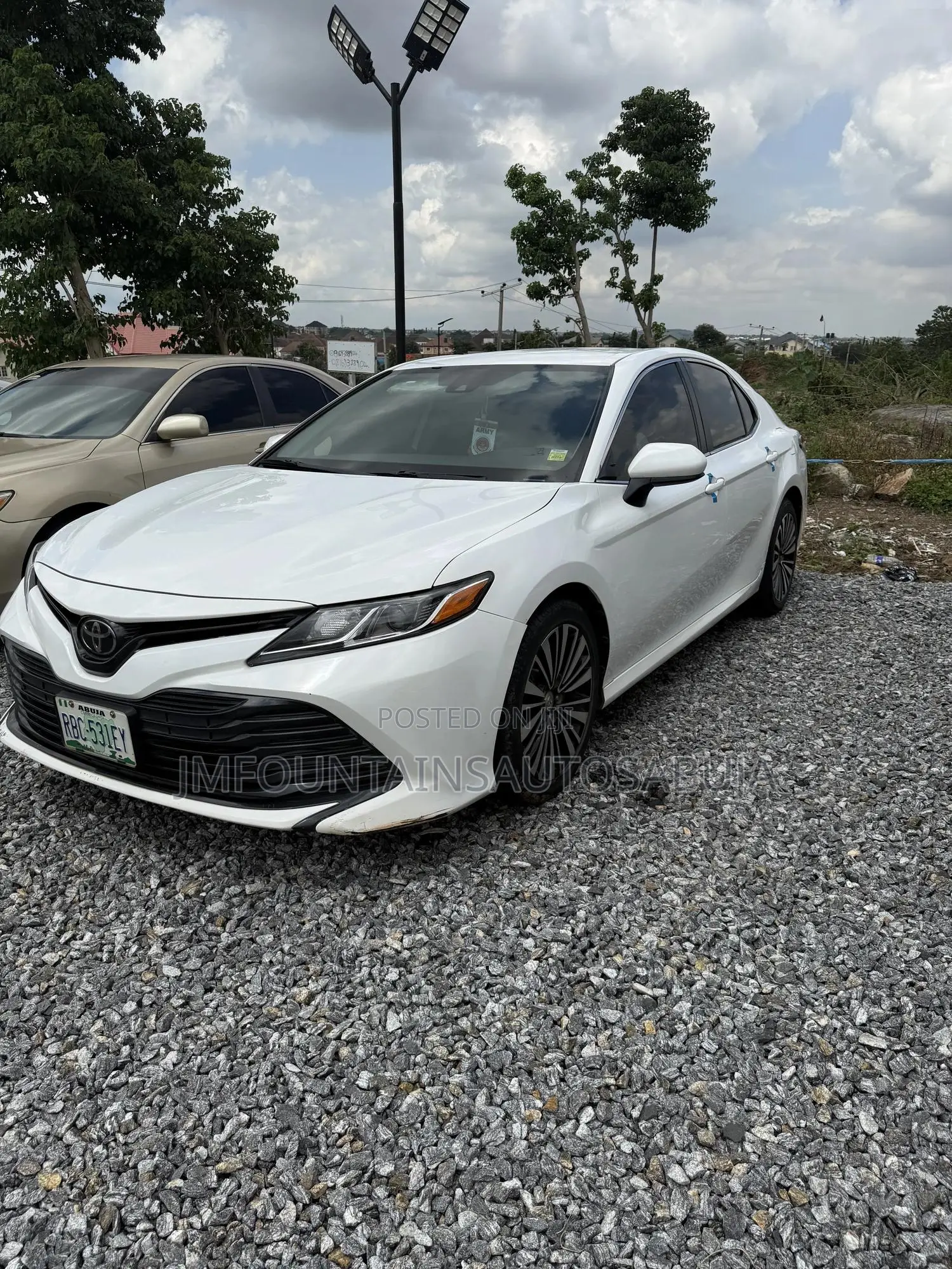 Toyota Camry LE FWD 2020 White