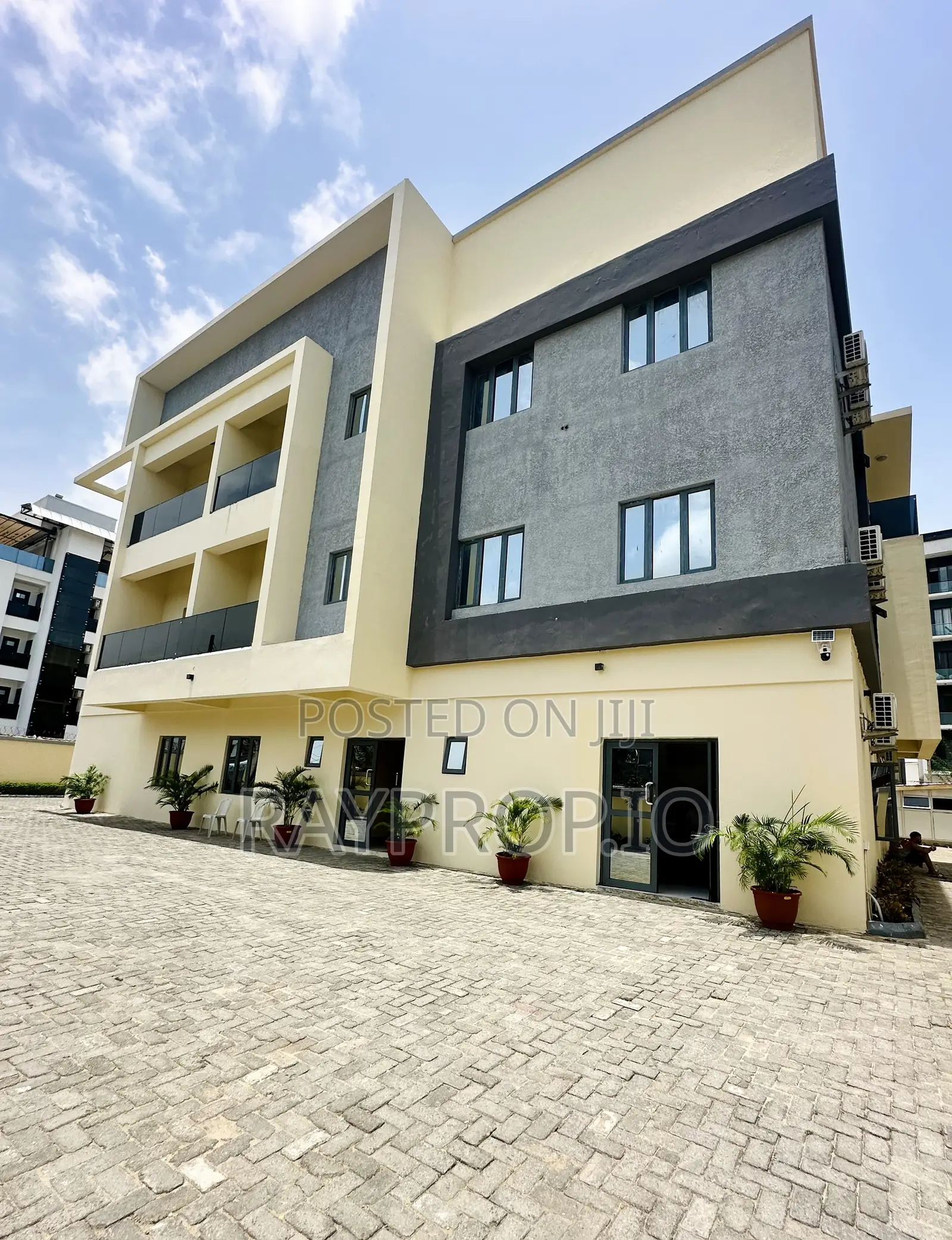 286686tn - 2 Bedroom Shortlet in Lekki Phase 1