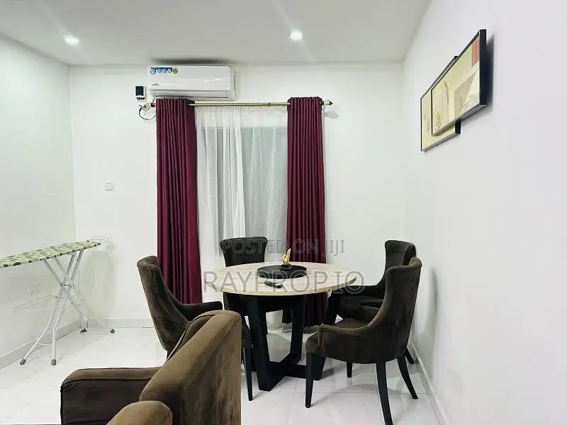 286686tn - 2 Bedroom Shortlet in Lekki Phase 1