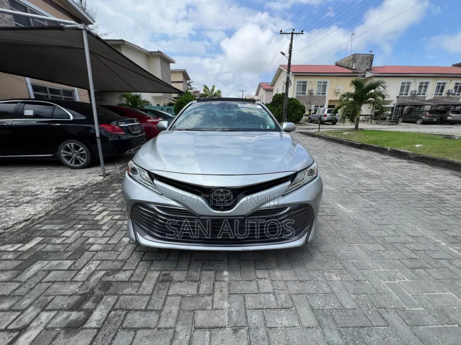 Toyota Camry XLE V6 FWD (3.5L 6cyl 8AM) 2018 Silver
