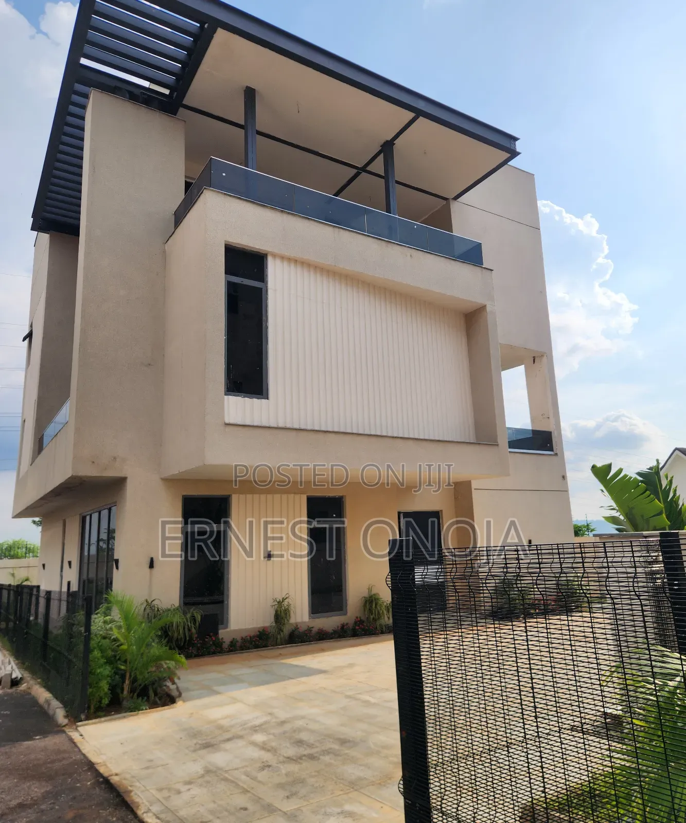 5bdrm Mansion in Katampe Extension for sale