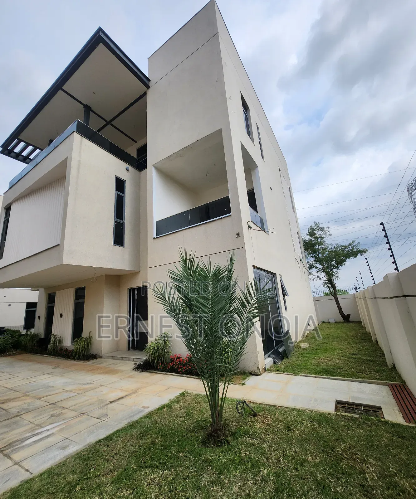 5bdrm Mansion in Katampe Extension for sale
