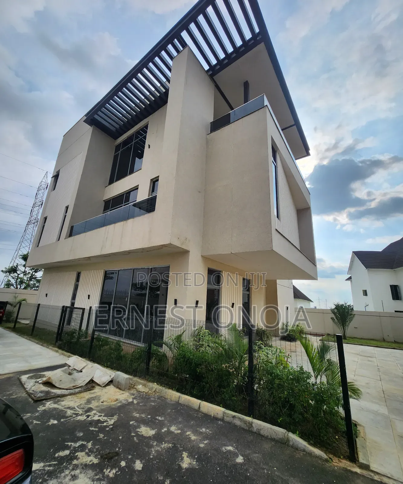 5bdrm Mansion in Katampe Extension for sale