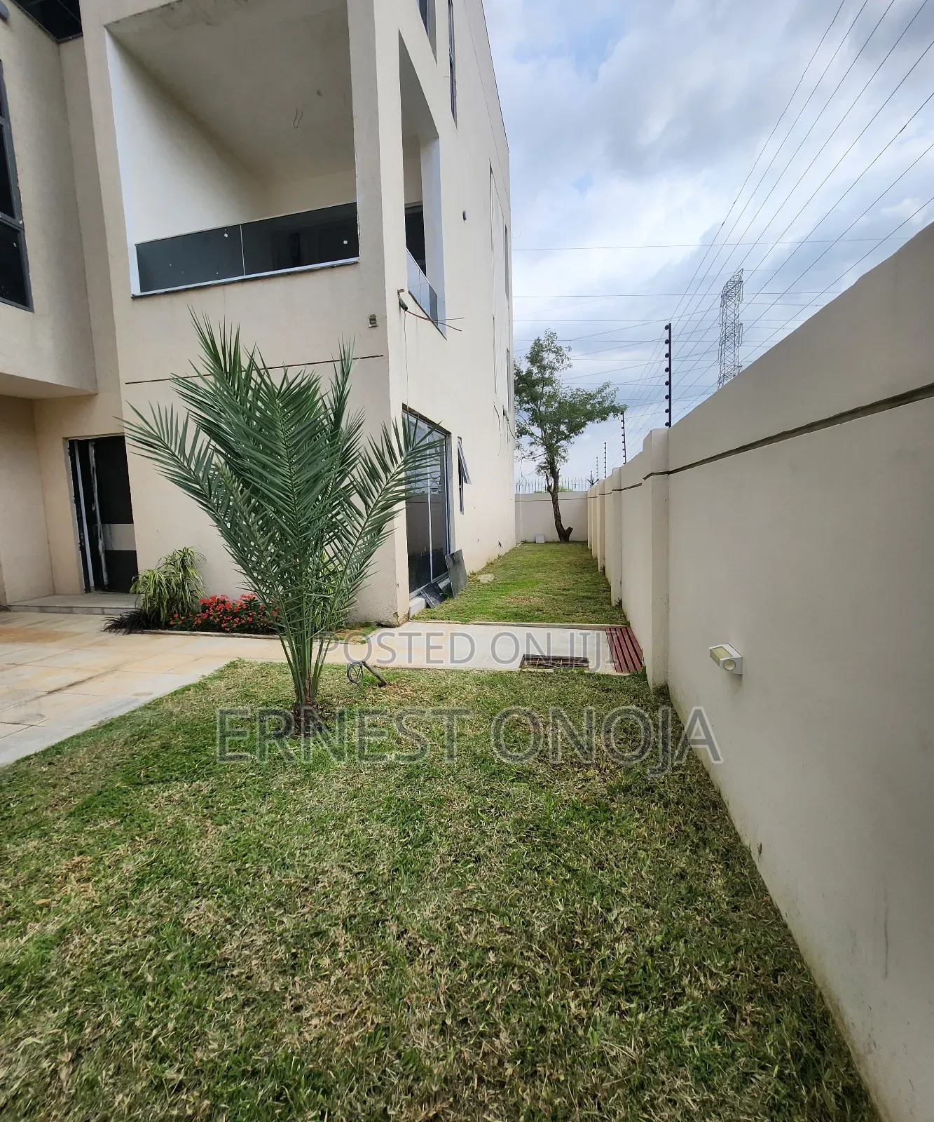 5bdrm Mansion in Katampe Extension for sale