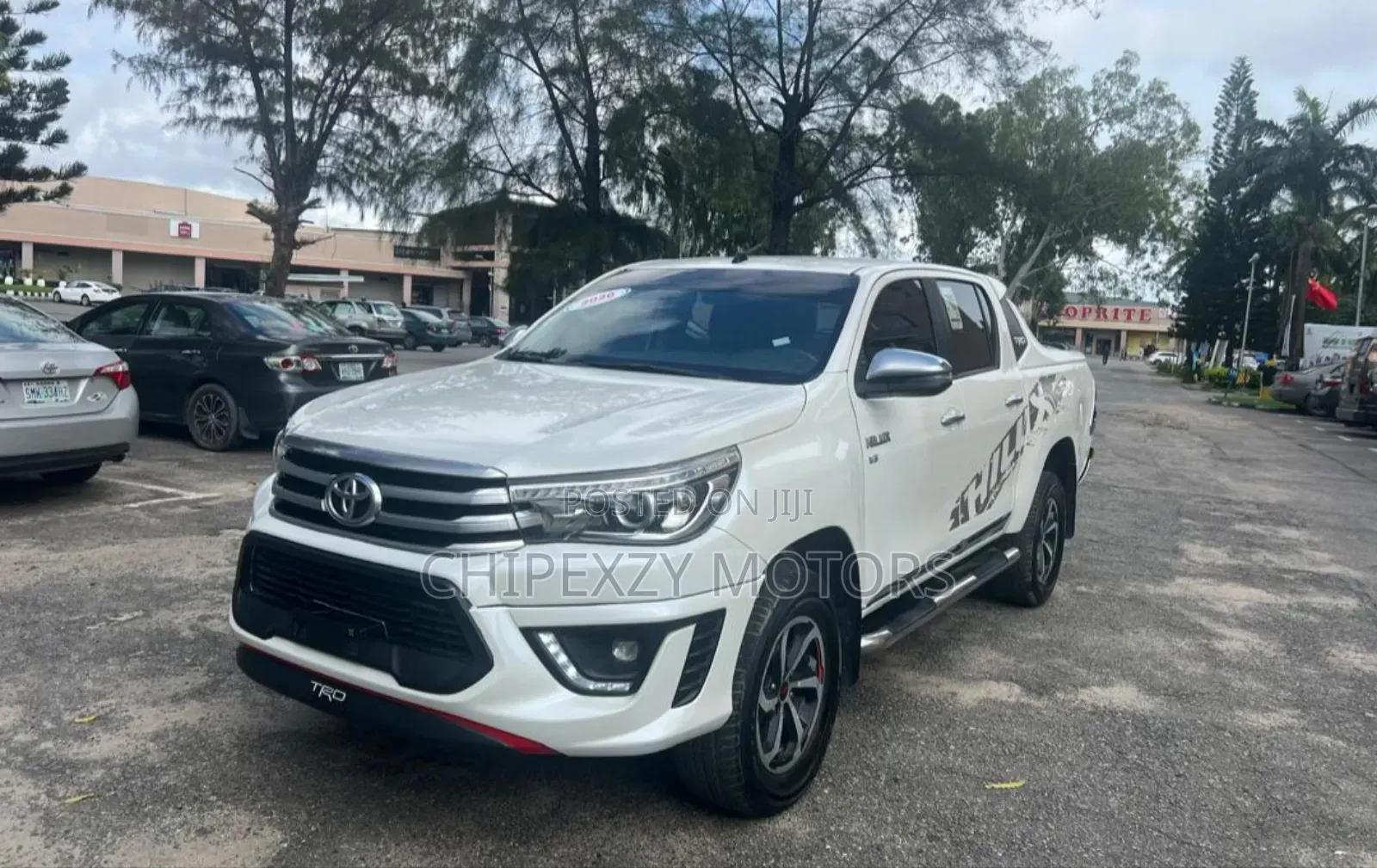 Toyota Hilux Revo Double Cab Petrol 2.7 AWD 2020 White